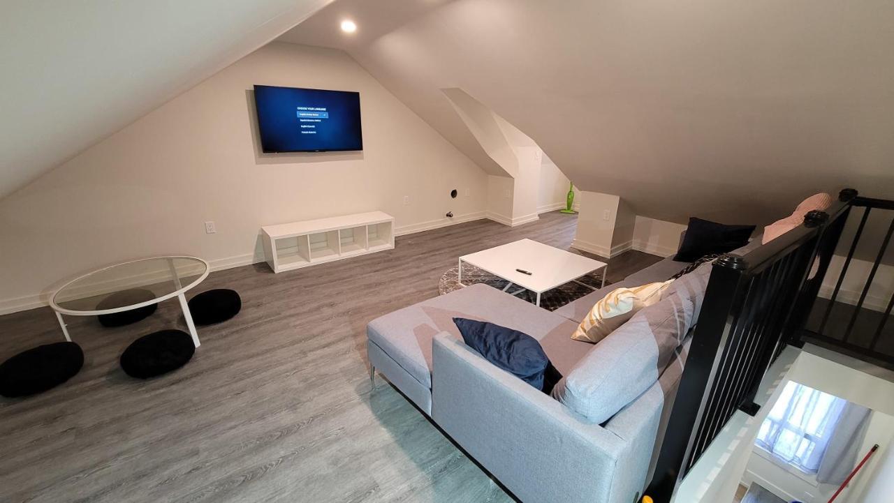 Lovely 2 Level Suite Hamilton Buitenkant foto